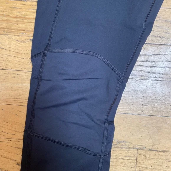 Lulu lemon leggings. Size 6. Great condition!! - Picture 2 of 5